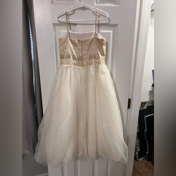 David’s Bridal flower girl dress - Picture 2 of 6